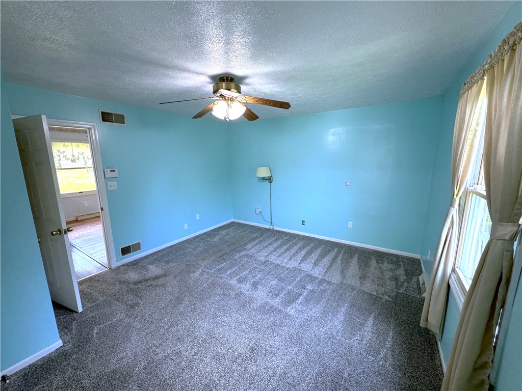 37 Green Oak Dr