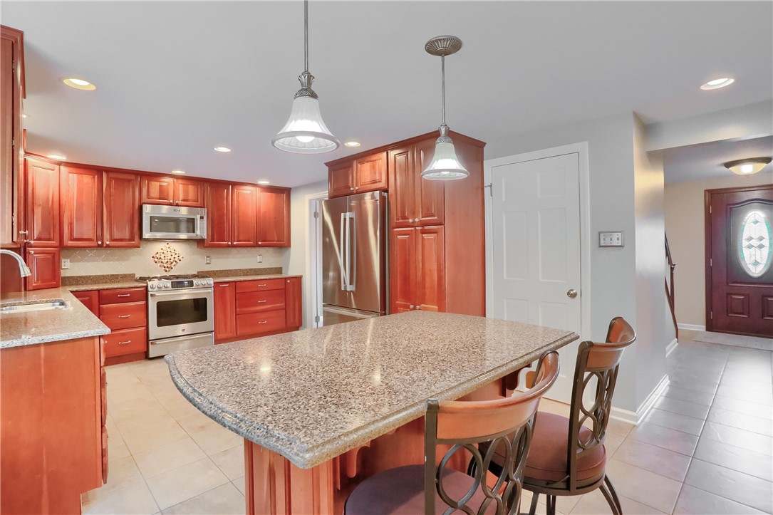 329 Oak Grove Ct.
