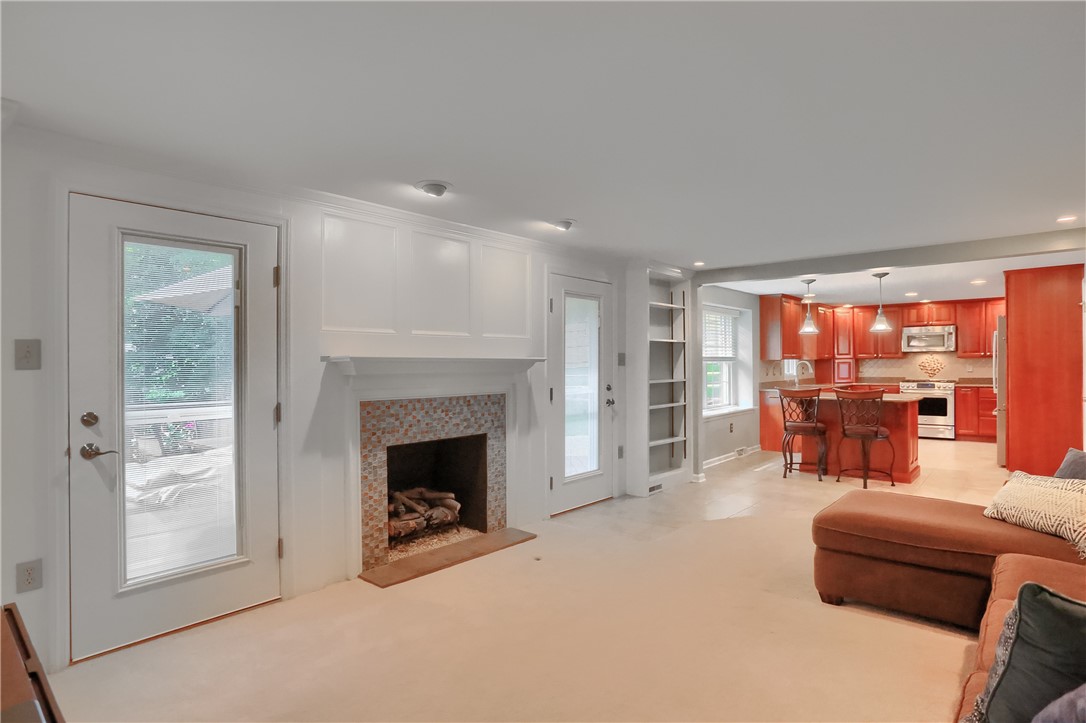 329 Oak Grove Ct.