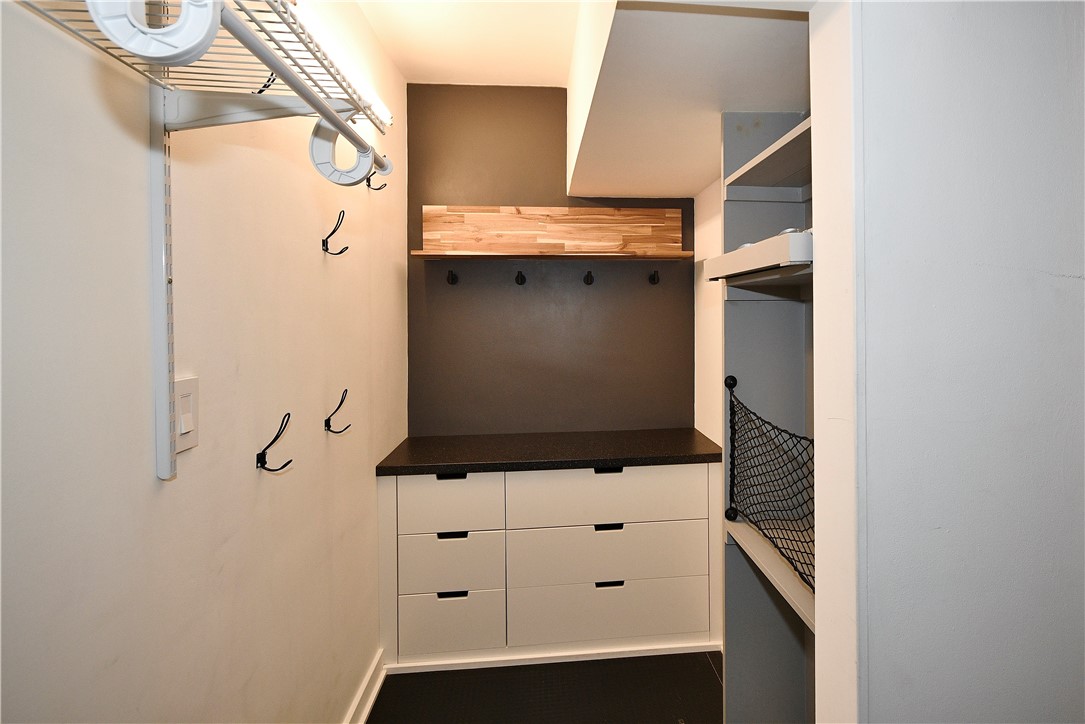 325 S Highland Ave 105