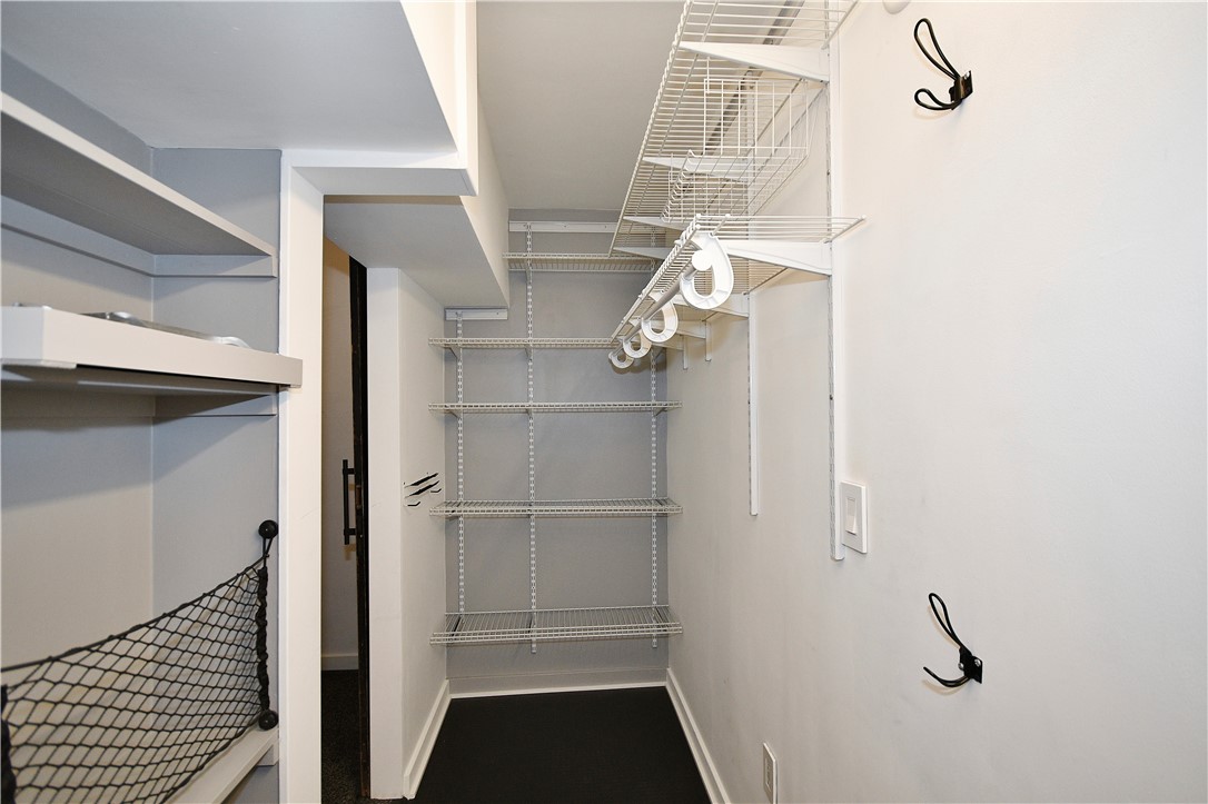 325 S Highland Ave 105
