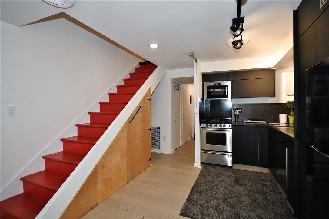 325 S Highland Ave 105