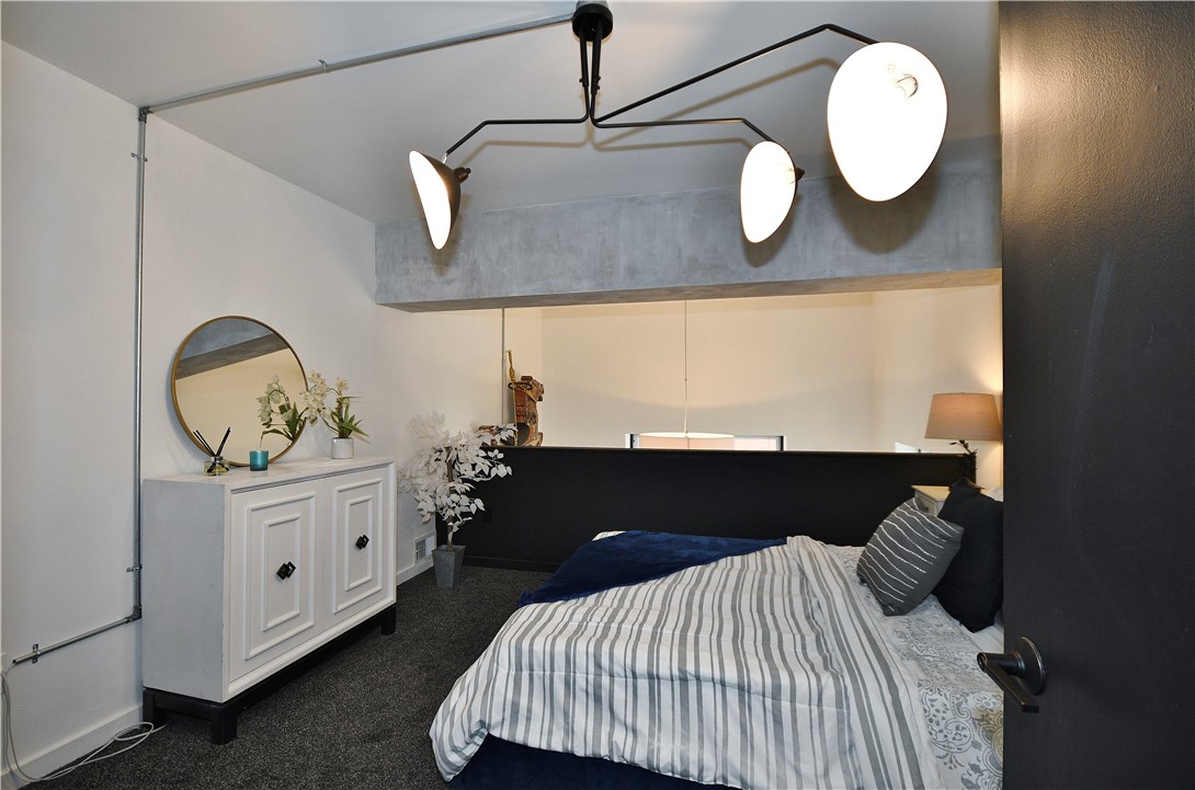 325 S Highland Ave 105