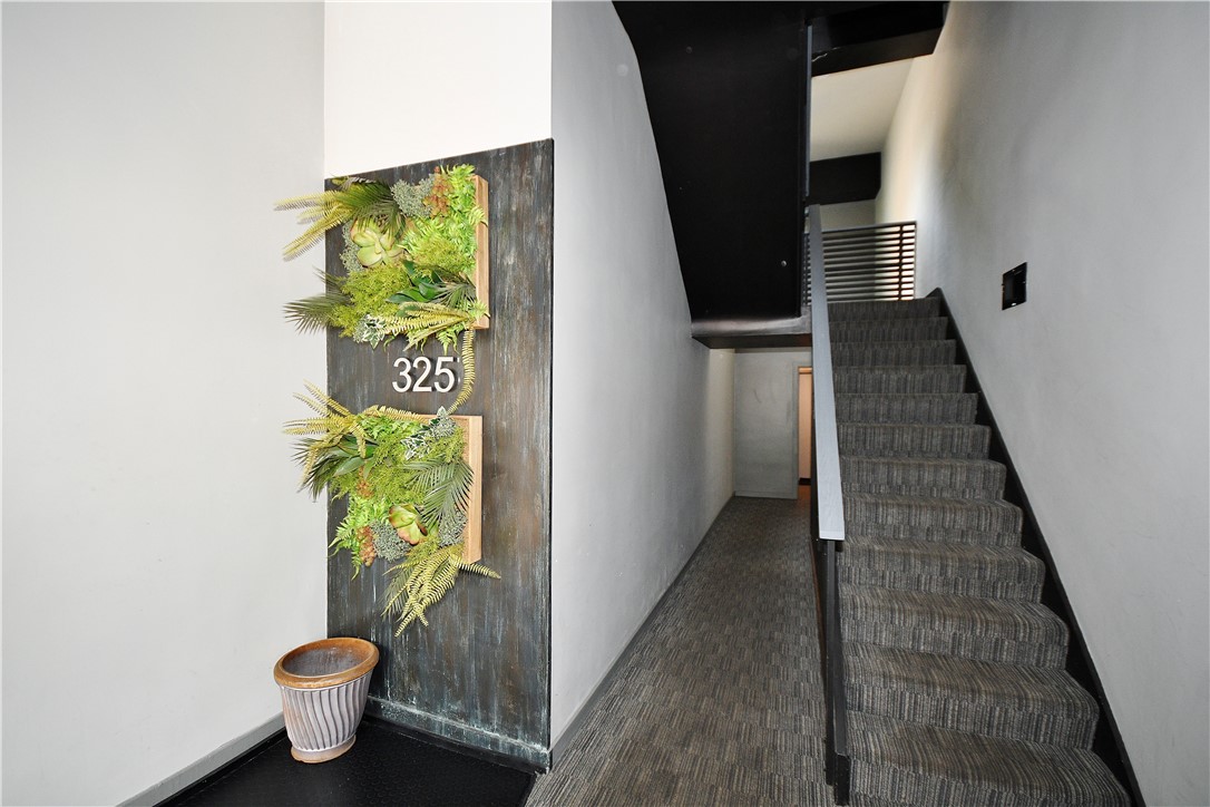 325 S Highland Ave 105