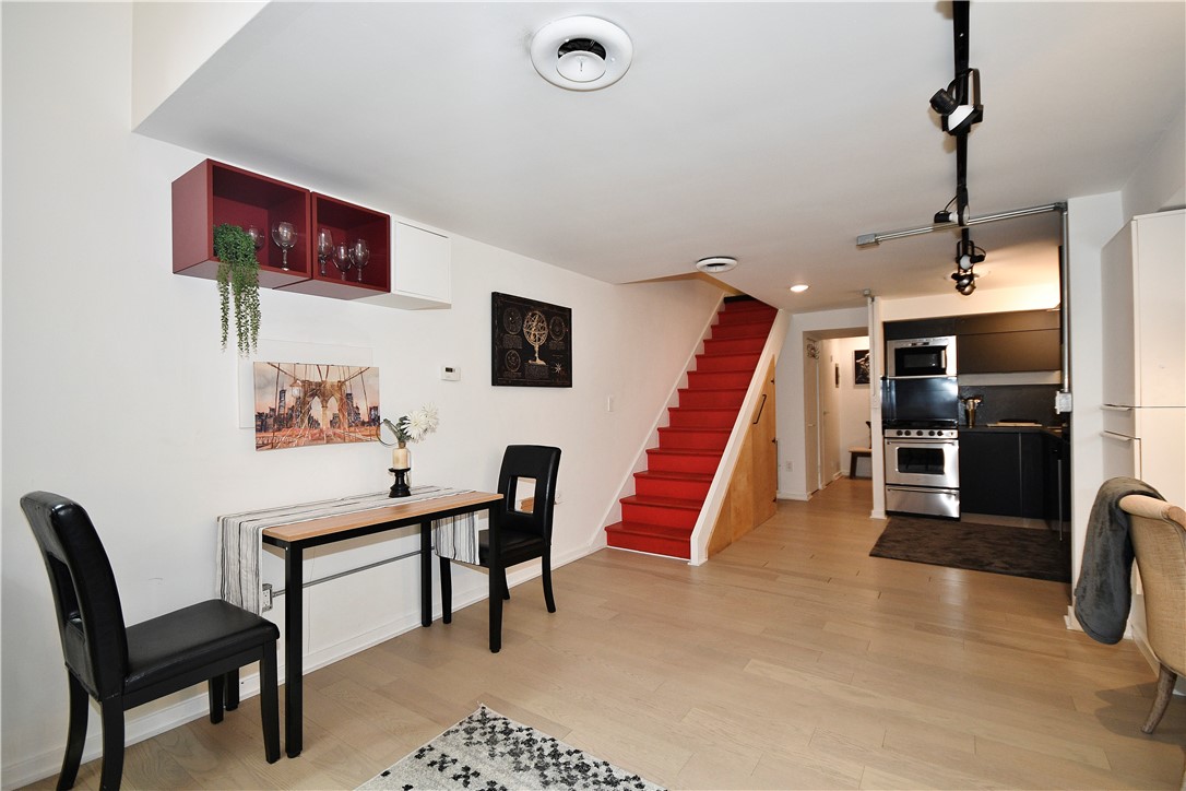 325 S Highland Ave 105