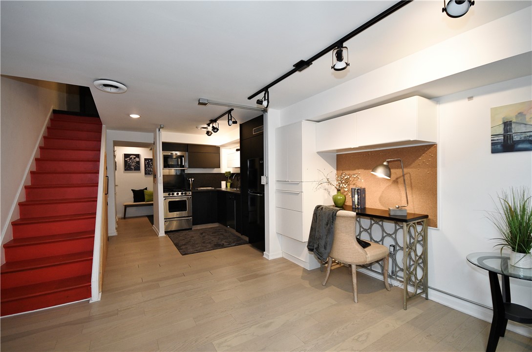325 S Highland Ave 105