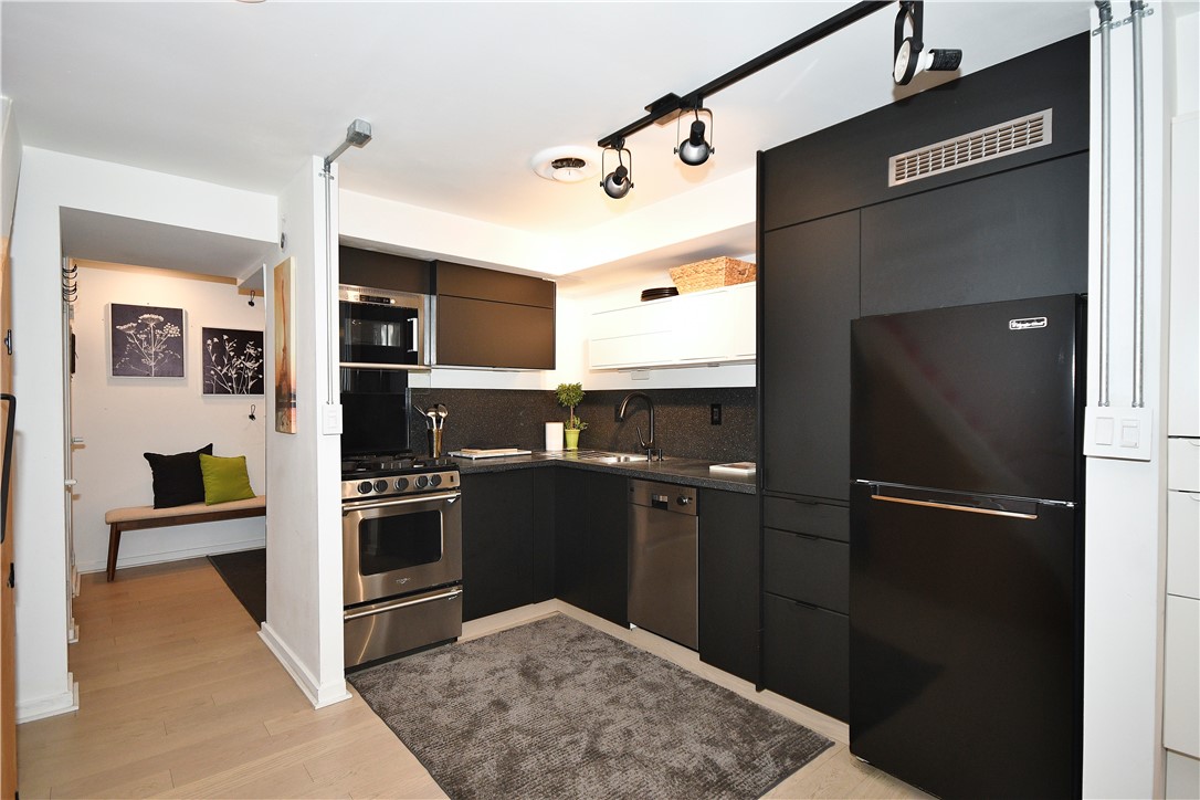 325 S Highland Ave 105