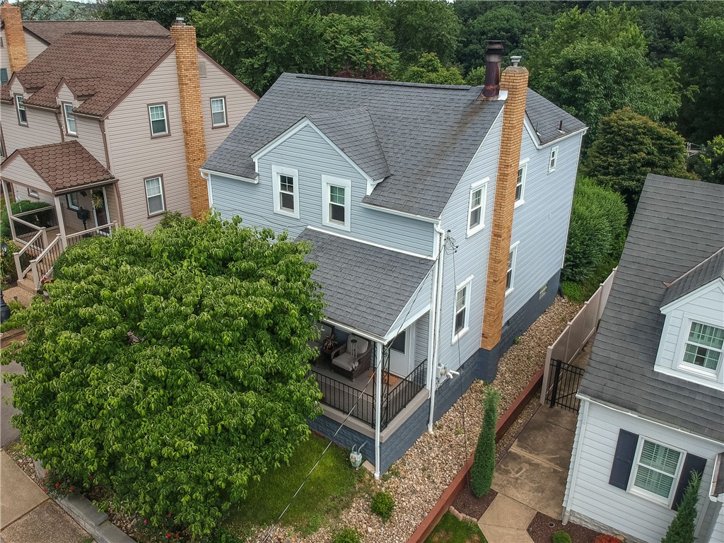 1009 Roselawn Ave