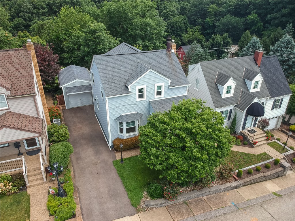 1009 Roselawn Ave