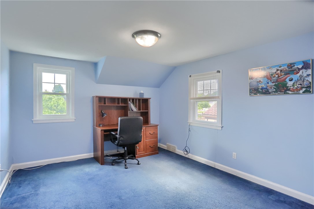 1009 Roselawn Ave