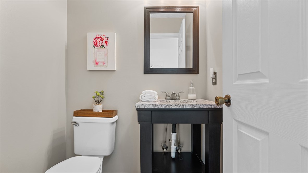 811 Sunset Cir 811