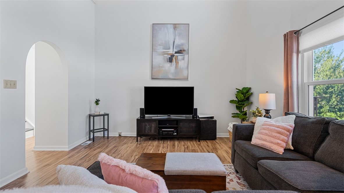 811 Sunset Cir 811