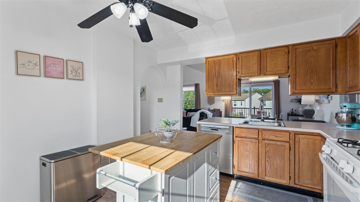 811 Sunset Cir 811