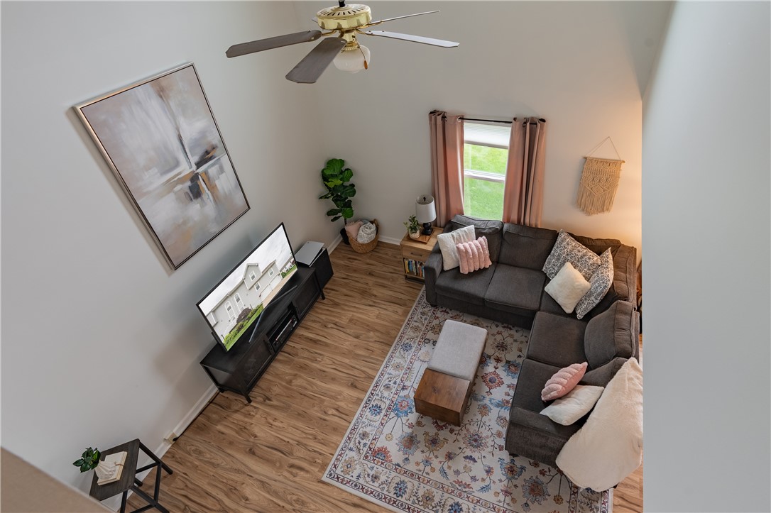 811 Sunset Cir 811