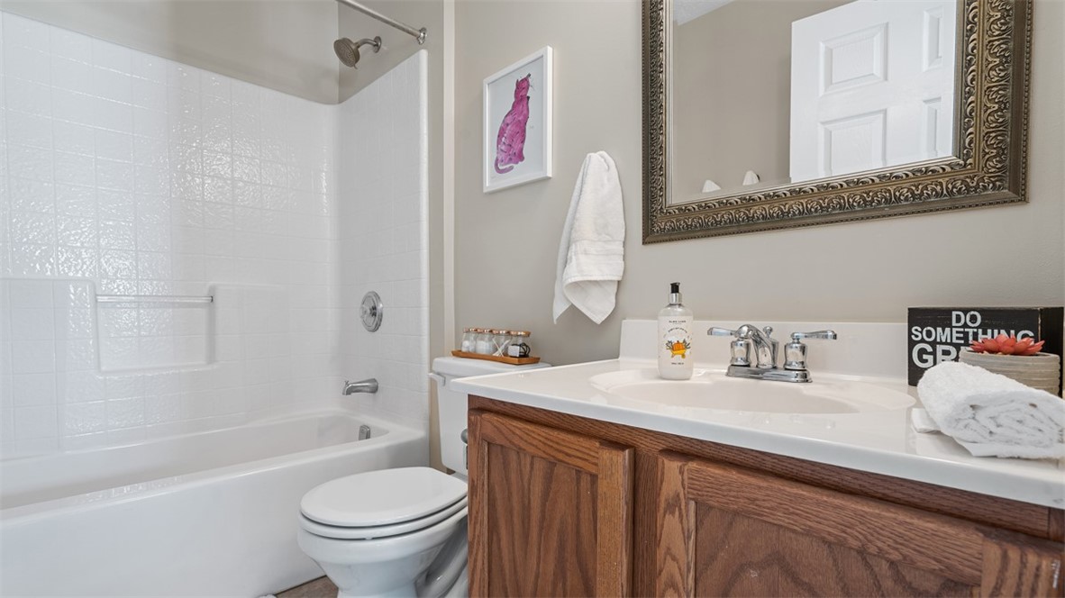 811 Sunset Cir 811