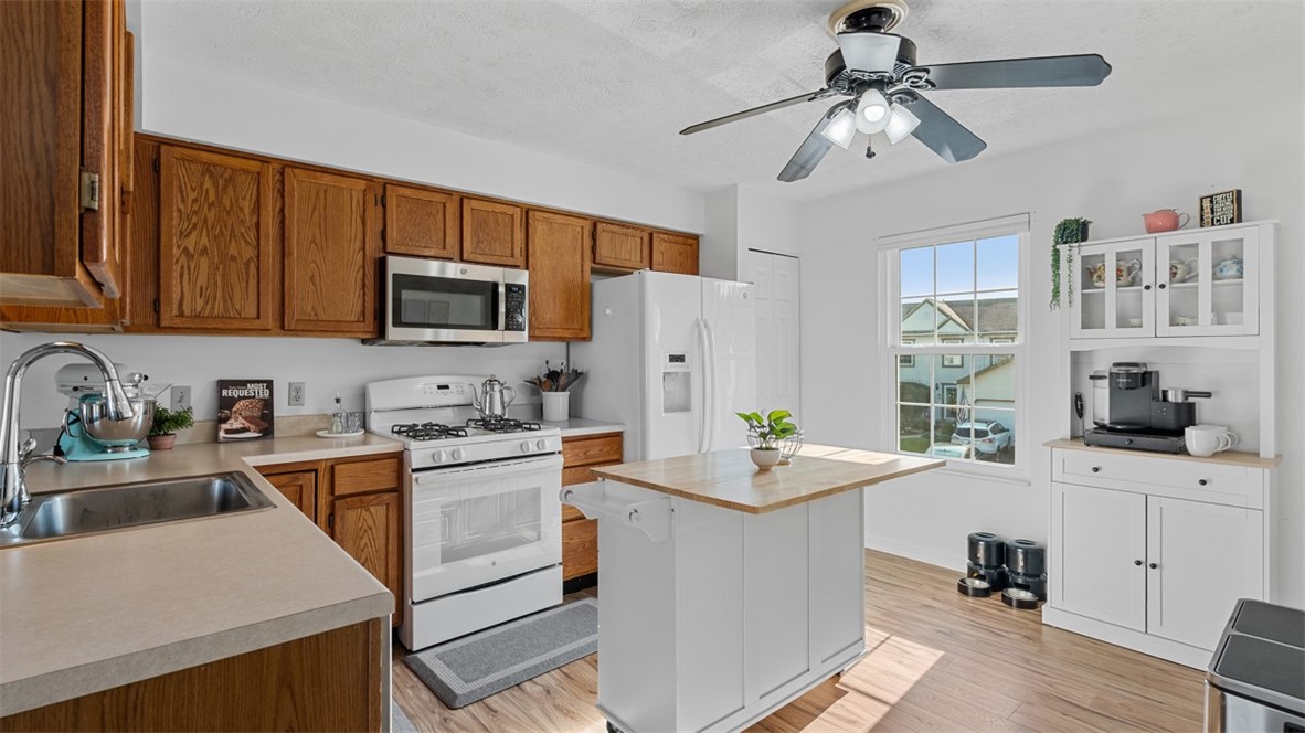 811 Sunset Cir 811
