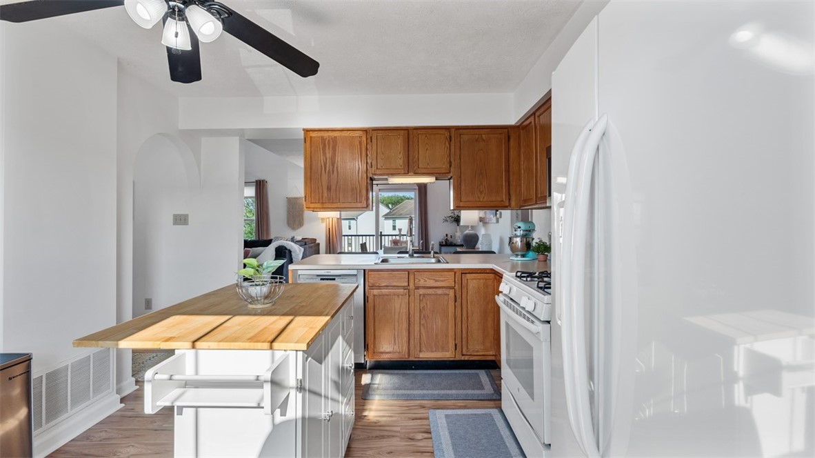 811 Sunset Cir 811
