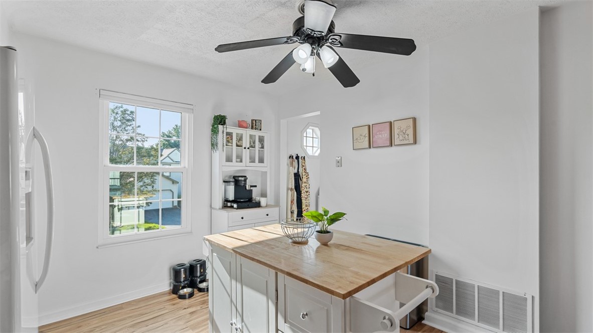 811 Sunset Cir 811