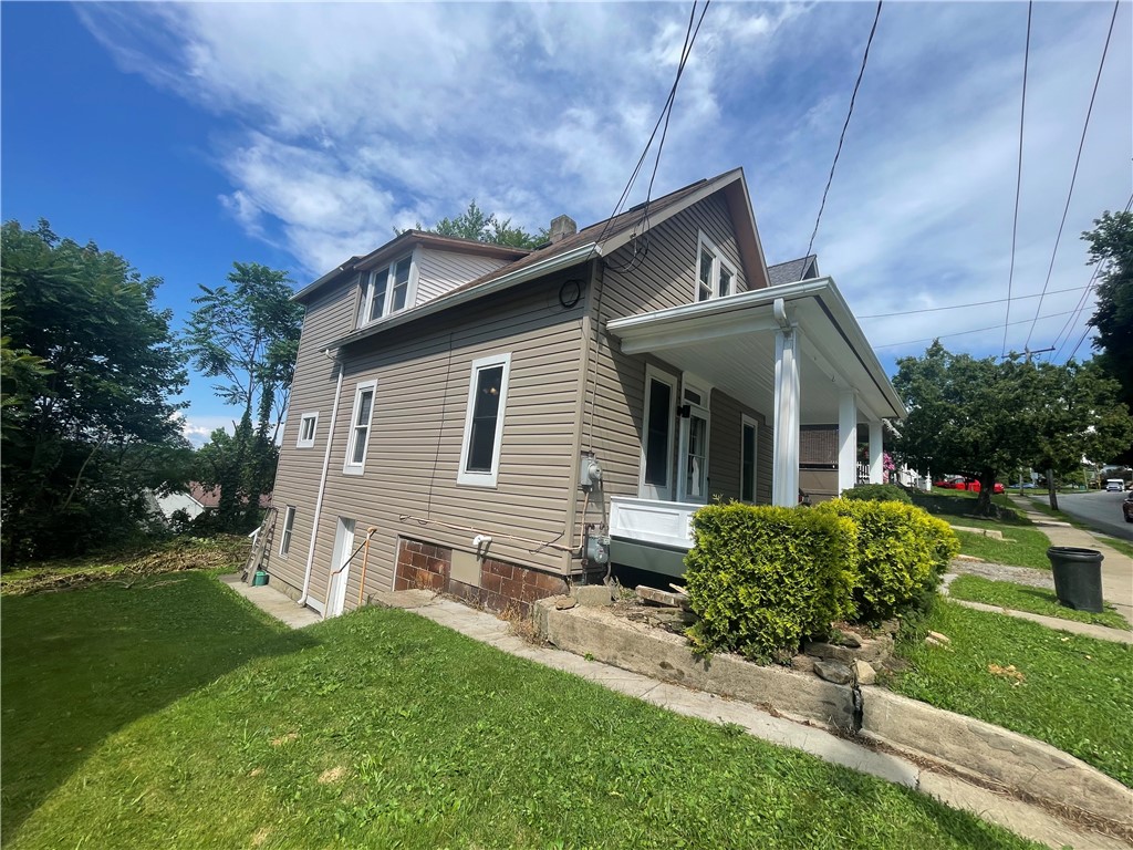 721 Center Avenue