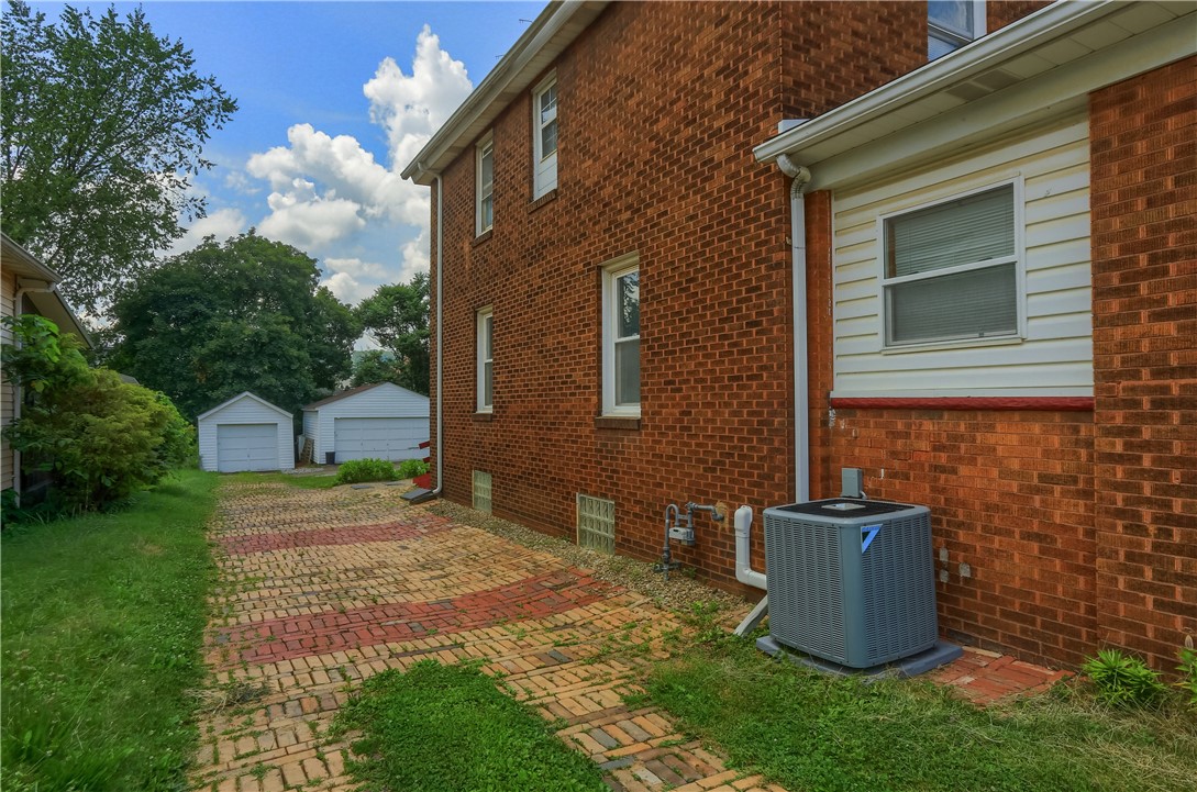 736 Penn Ave
