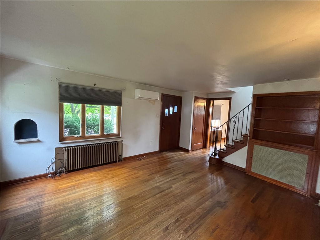 1501 James St