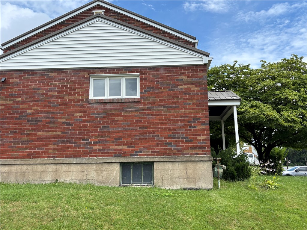 1501 James St