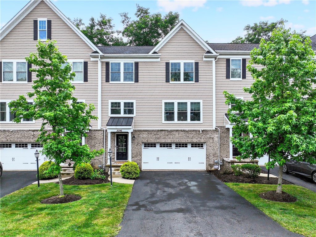 3096 Raintree Dr
