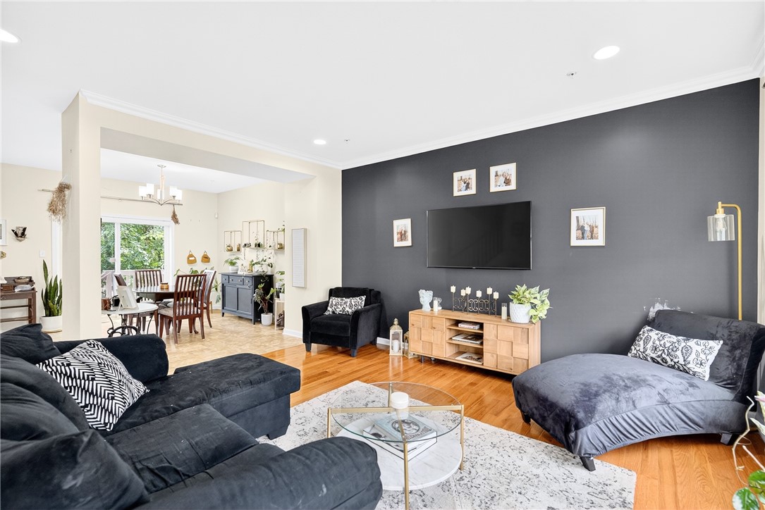 3096 Raintree Dr