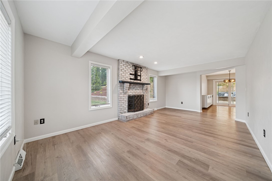 937 Giovanni Ln