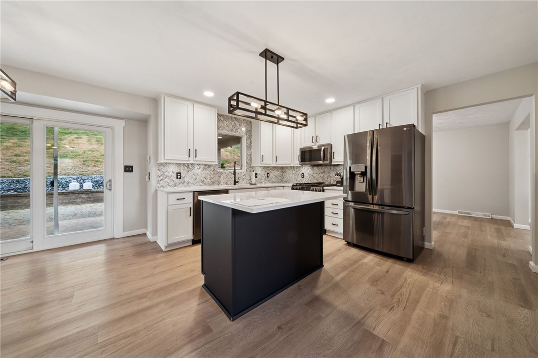 937 Giovanni Ln