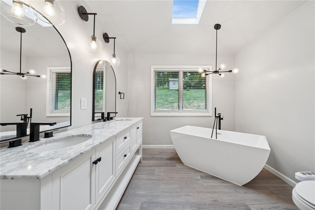 937 Giovanni Ln