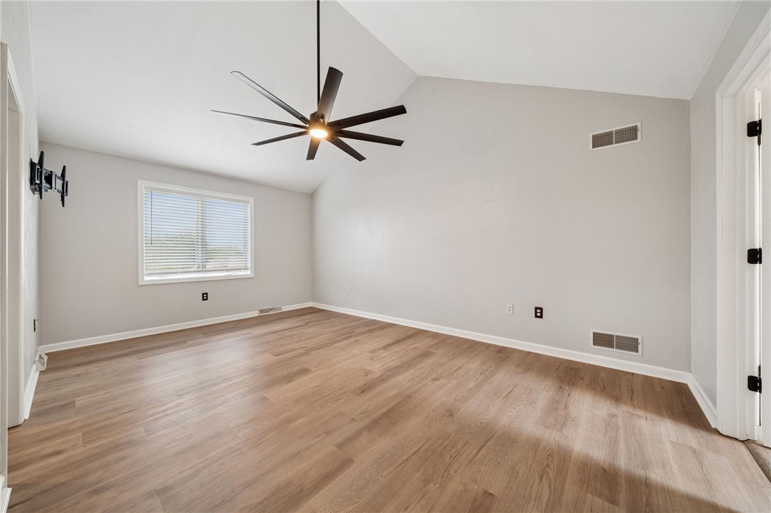 937 Giovanni Ln