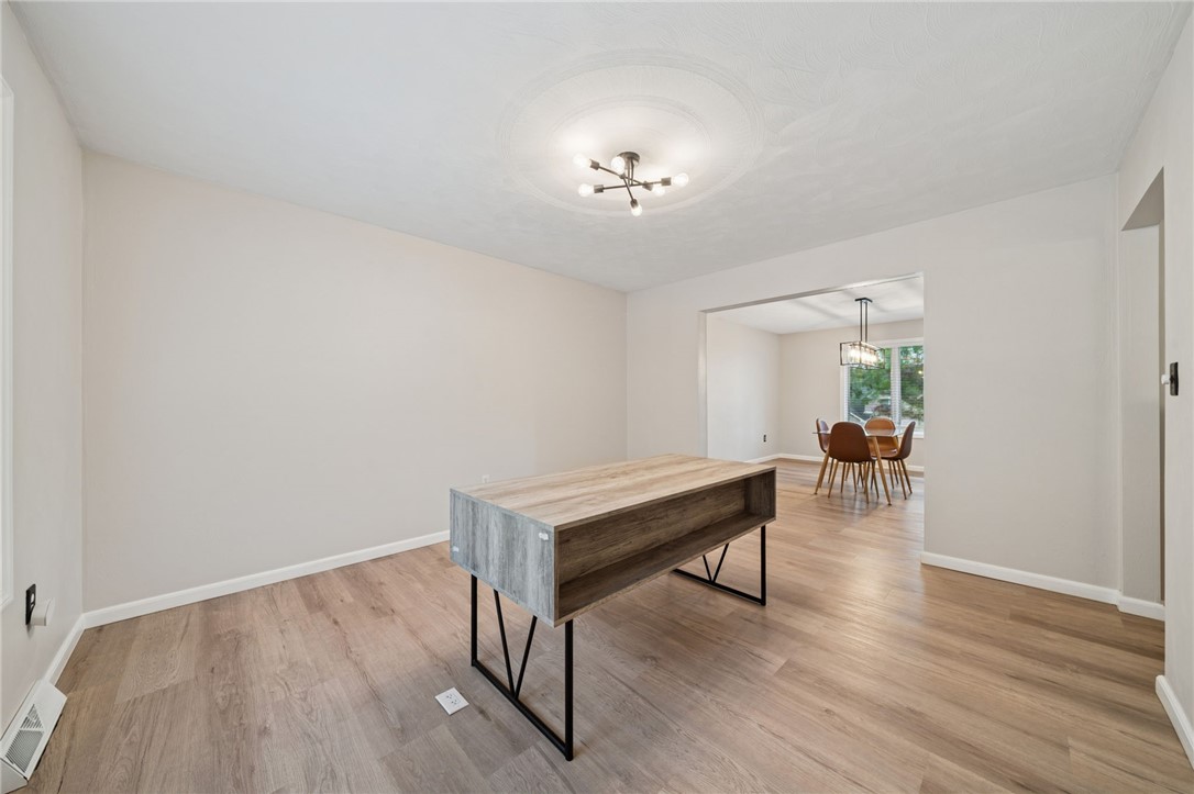 937 Giovanni Ln