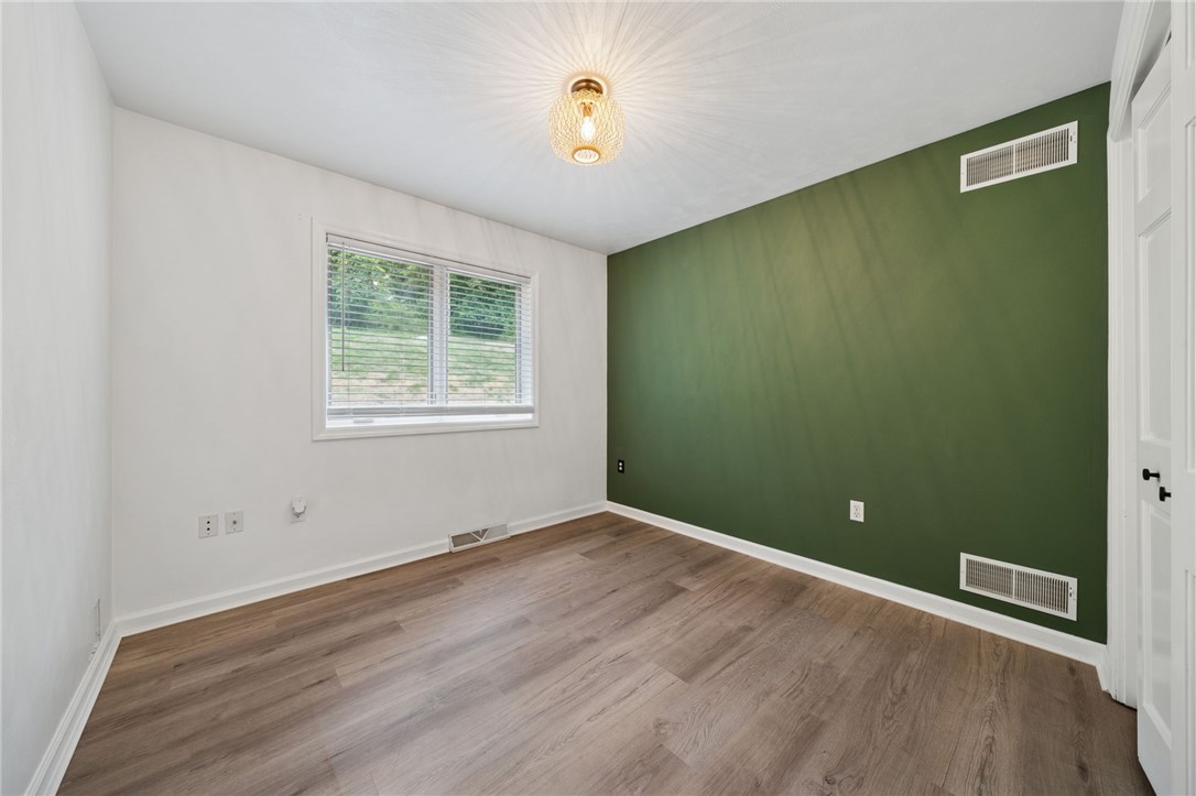 937 Giovanni Ln