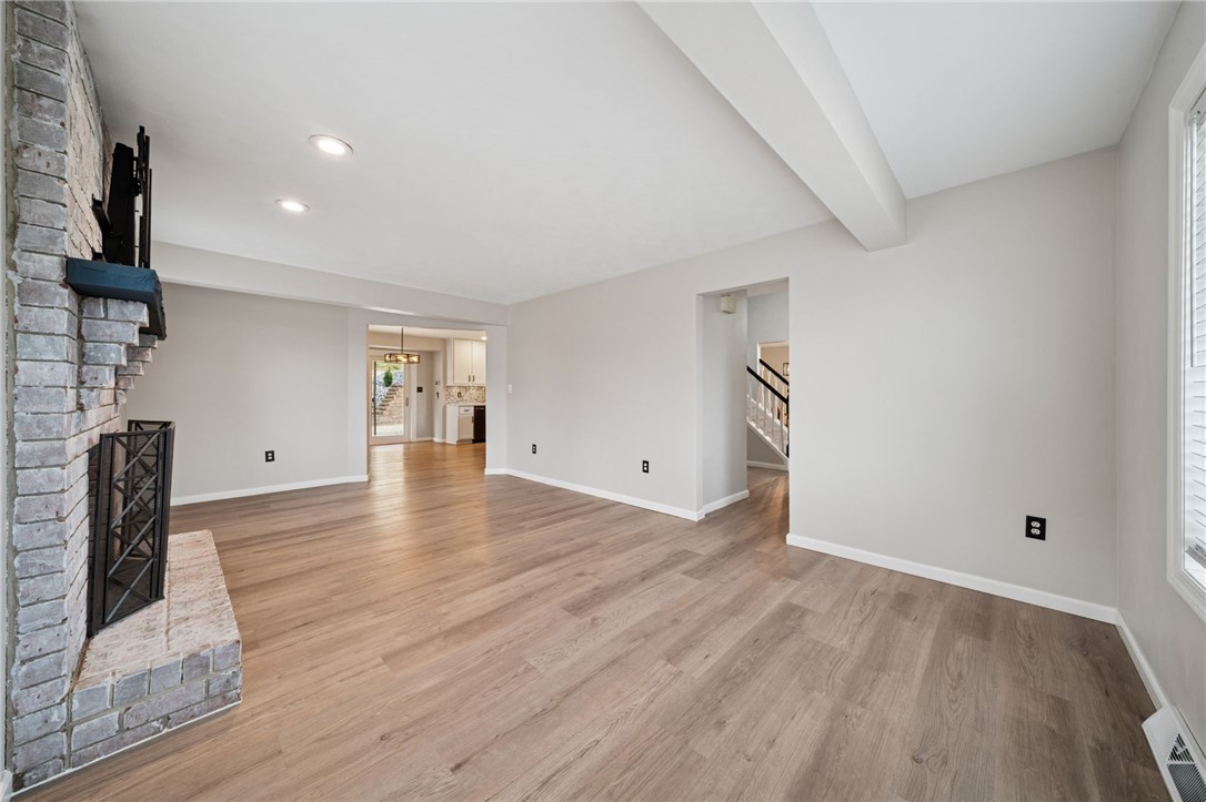 937 Giovanni Ln