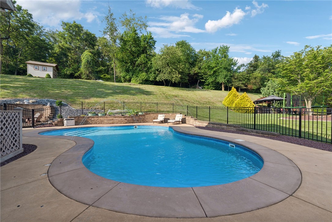 937 Giovanni Ln