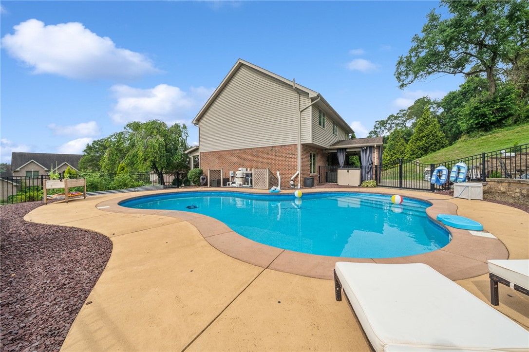 937 Giovanni Ln
