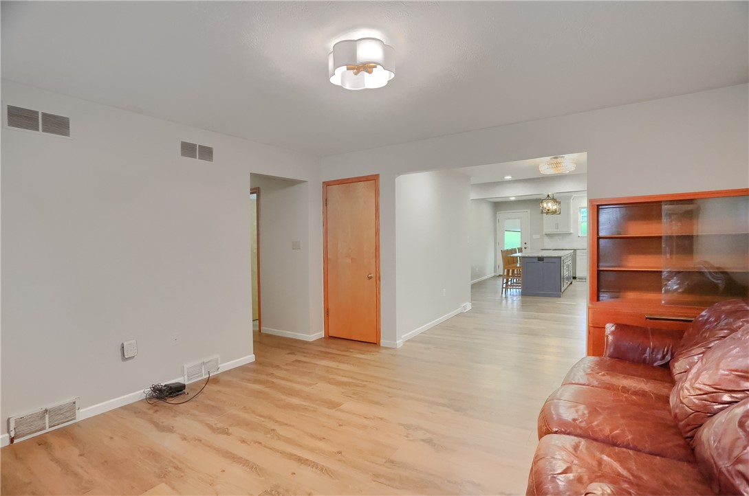 3460 Nearwood Dr