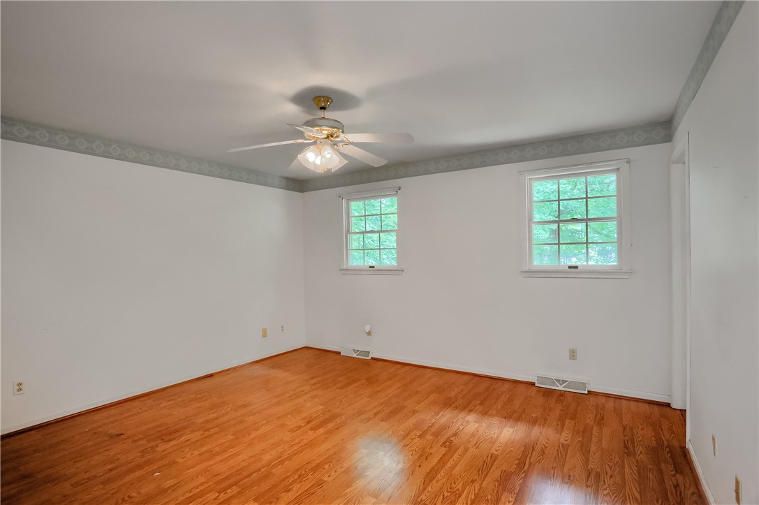 13 W Hazelcroft Ave