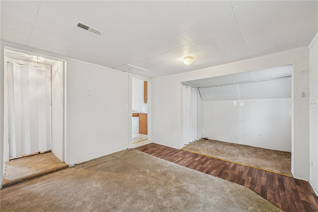 3875 Daniels Ln