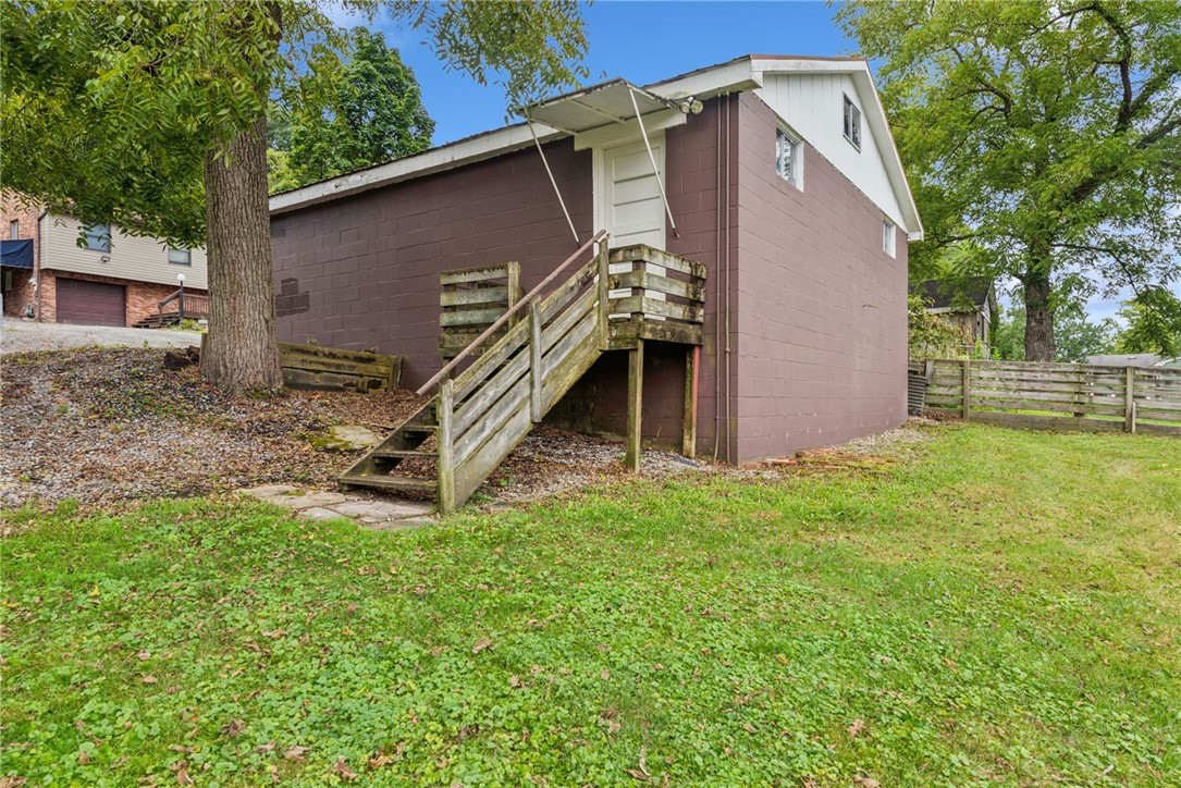 3875 Daniels Ln
