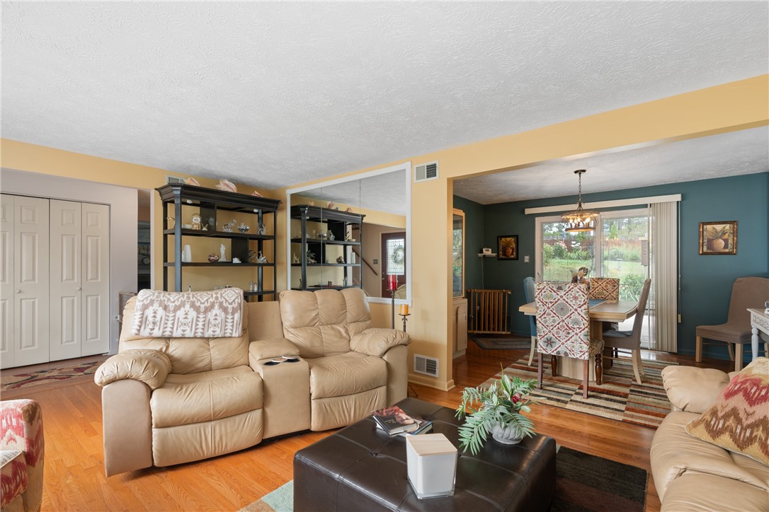 176 N Jamestown Rd