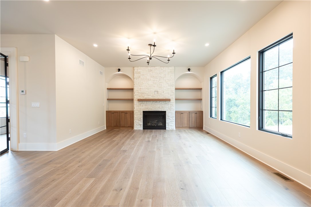 4065 Cross Creek Cir