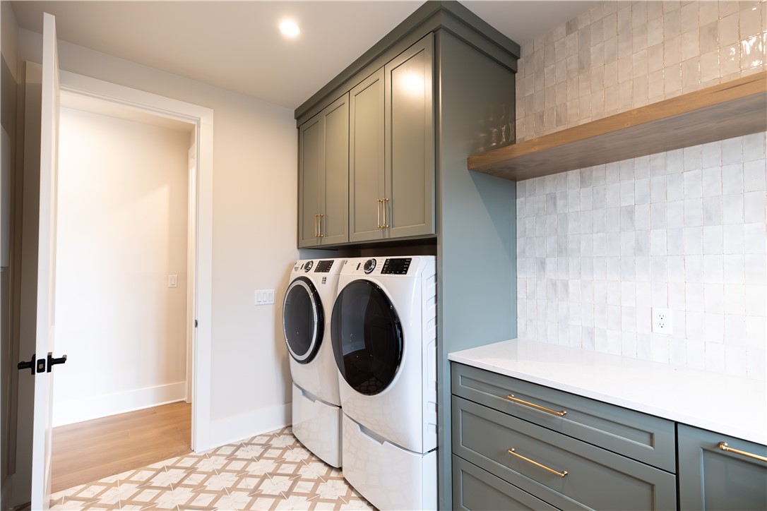 4065 Cross Creek Cir