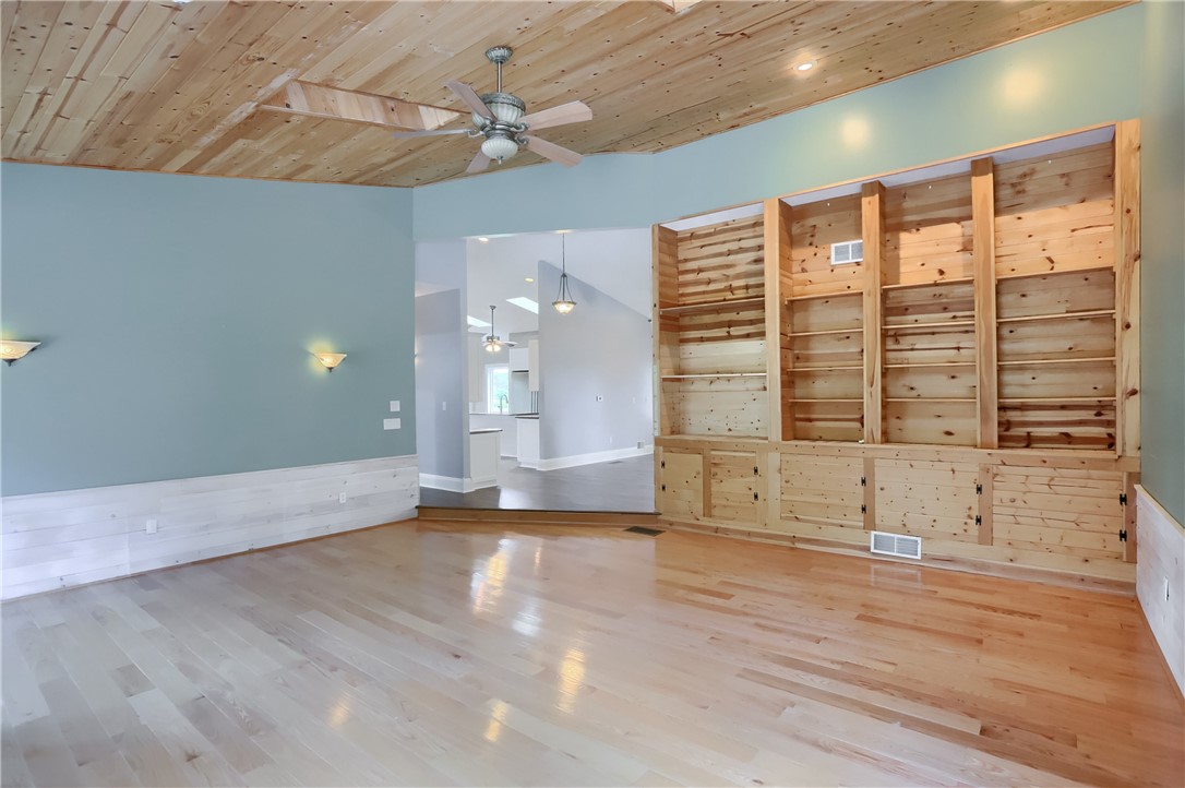 143 Paradise Dr