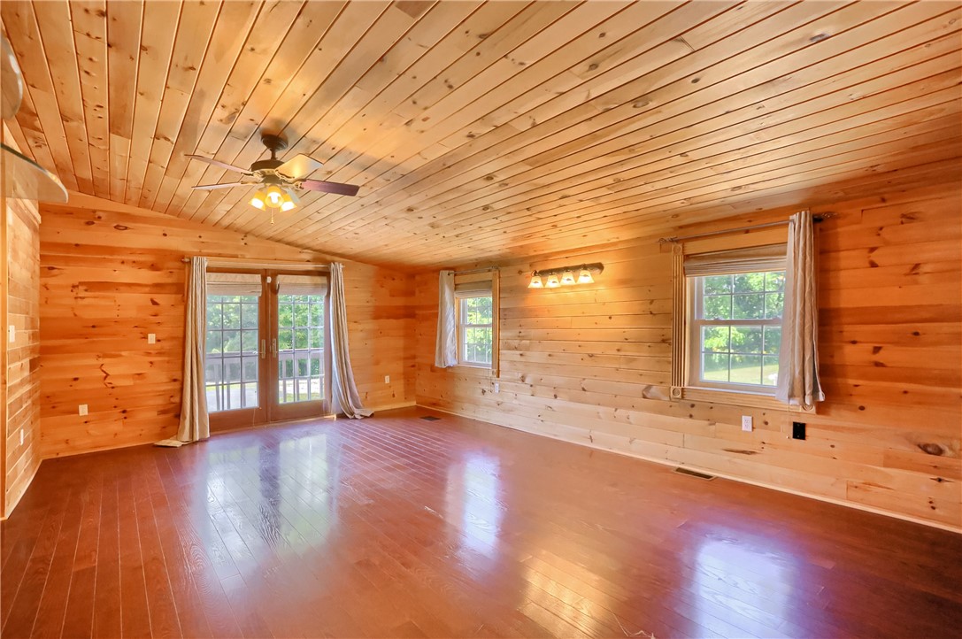 143 Paradise Dr