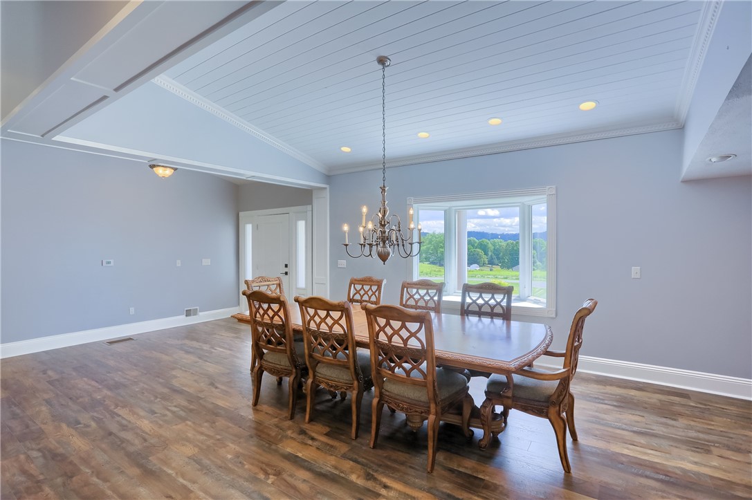 143 Paradise Dr