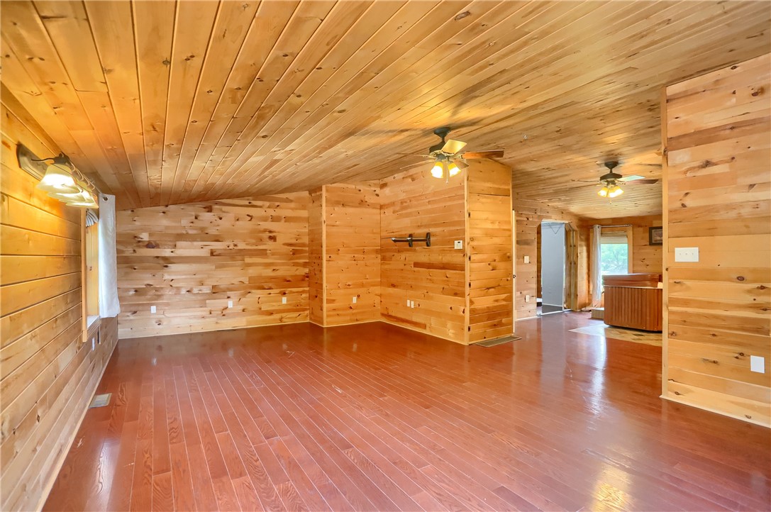 143 Paradise Dr