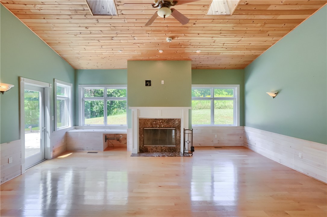 143 Paradise Dr