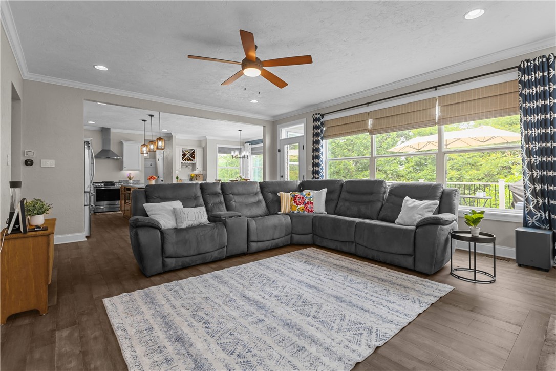 582 Forest Oaks Trl